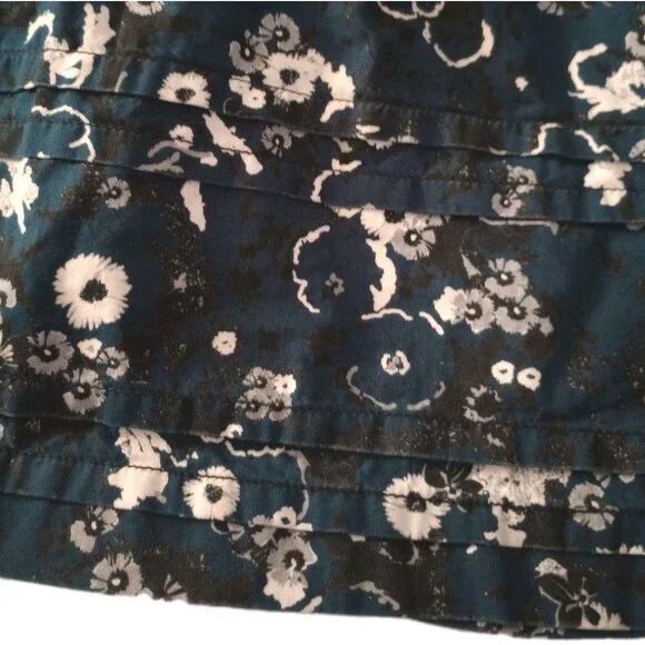 Ann Taylor LOFT Navy Blue Floral Skirt sz 0 Juniors/Womens - Picture 2 of 6